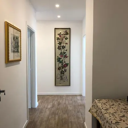 Starhost - Casa Guglielmo, A Quiet Spot But A Stone's Throw From Shopping Boulevard, Seafront And Old Town * Salerno